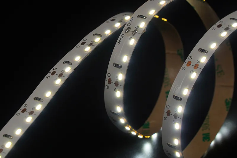 3014 120LEDS/M 12V 8 mm （Seitenansicht）