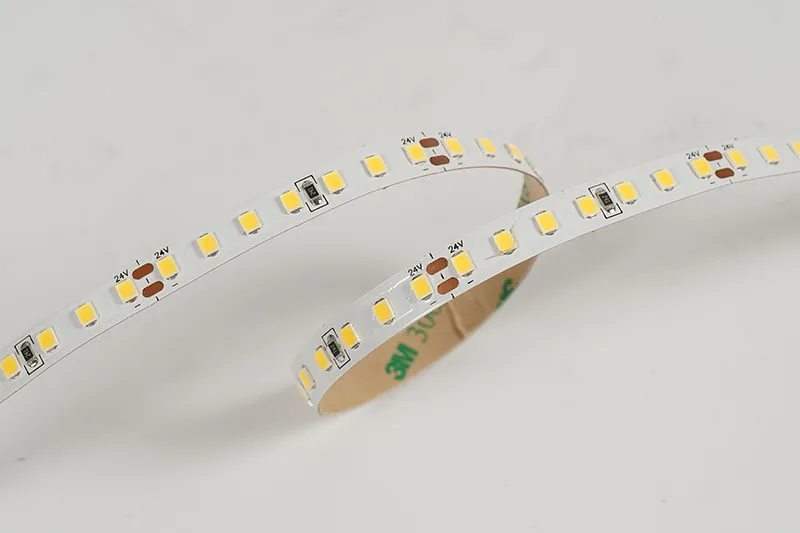 2835 140leds/m 24 V 8mm