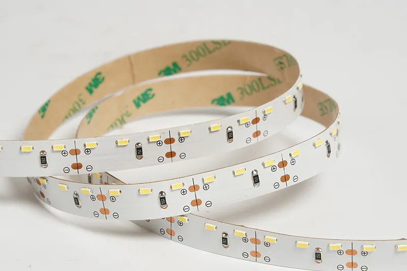 3014 120LEDS/M 12V 8 mm （Seitenansicht）