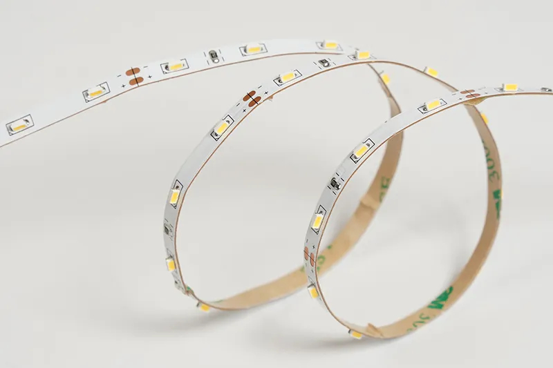 3014 60LEDS/M 12 V 5 mm （Seitenansicht）
